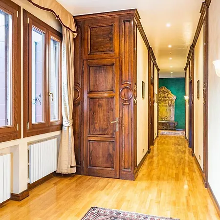Ca' Pellegrini Luxury Grand Canal Apartament *
